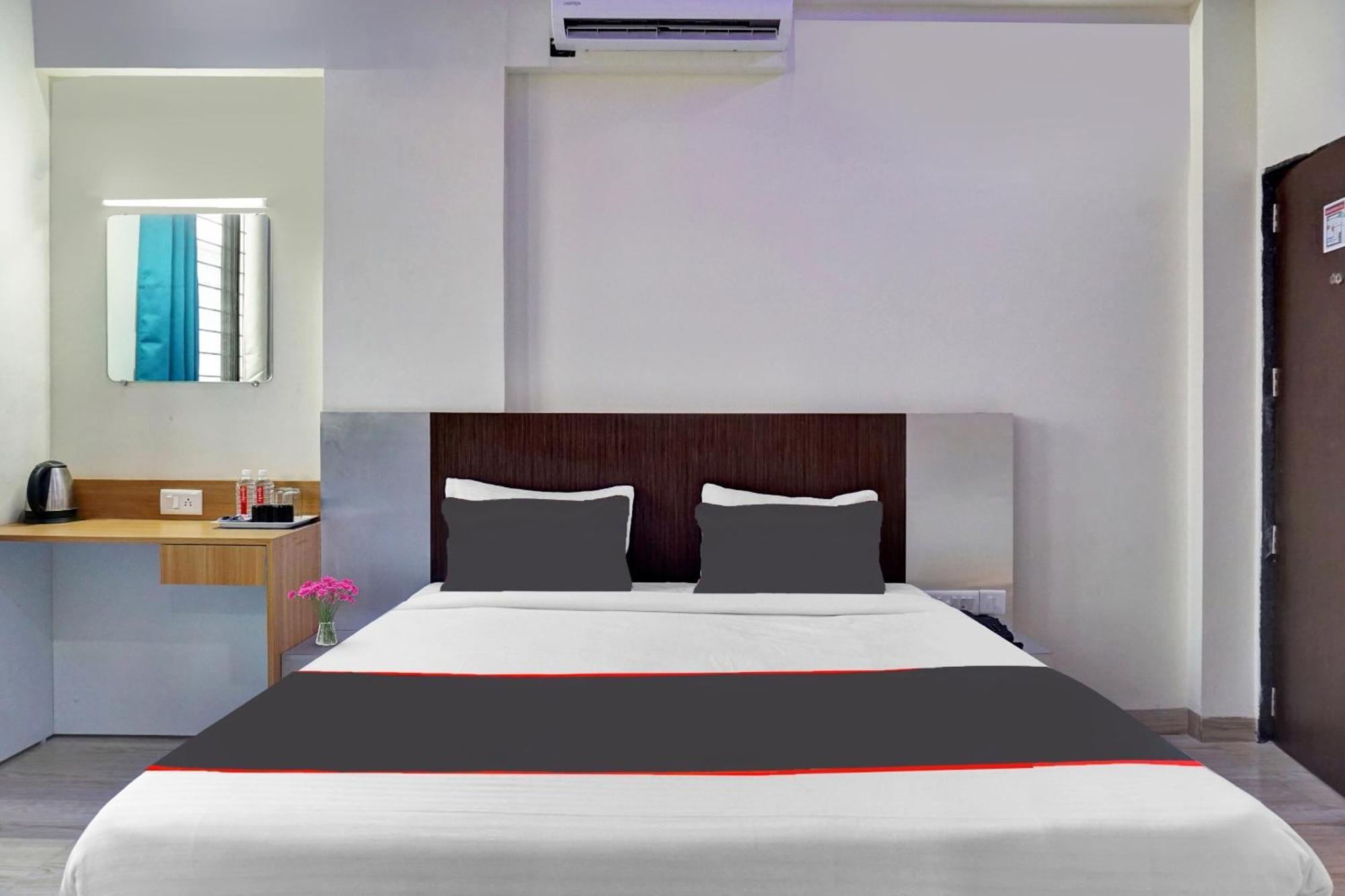 Super Collection O Eon Inn Near Pune Airport Kharadi Exterior foto