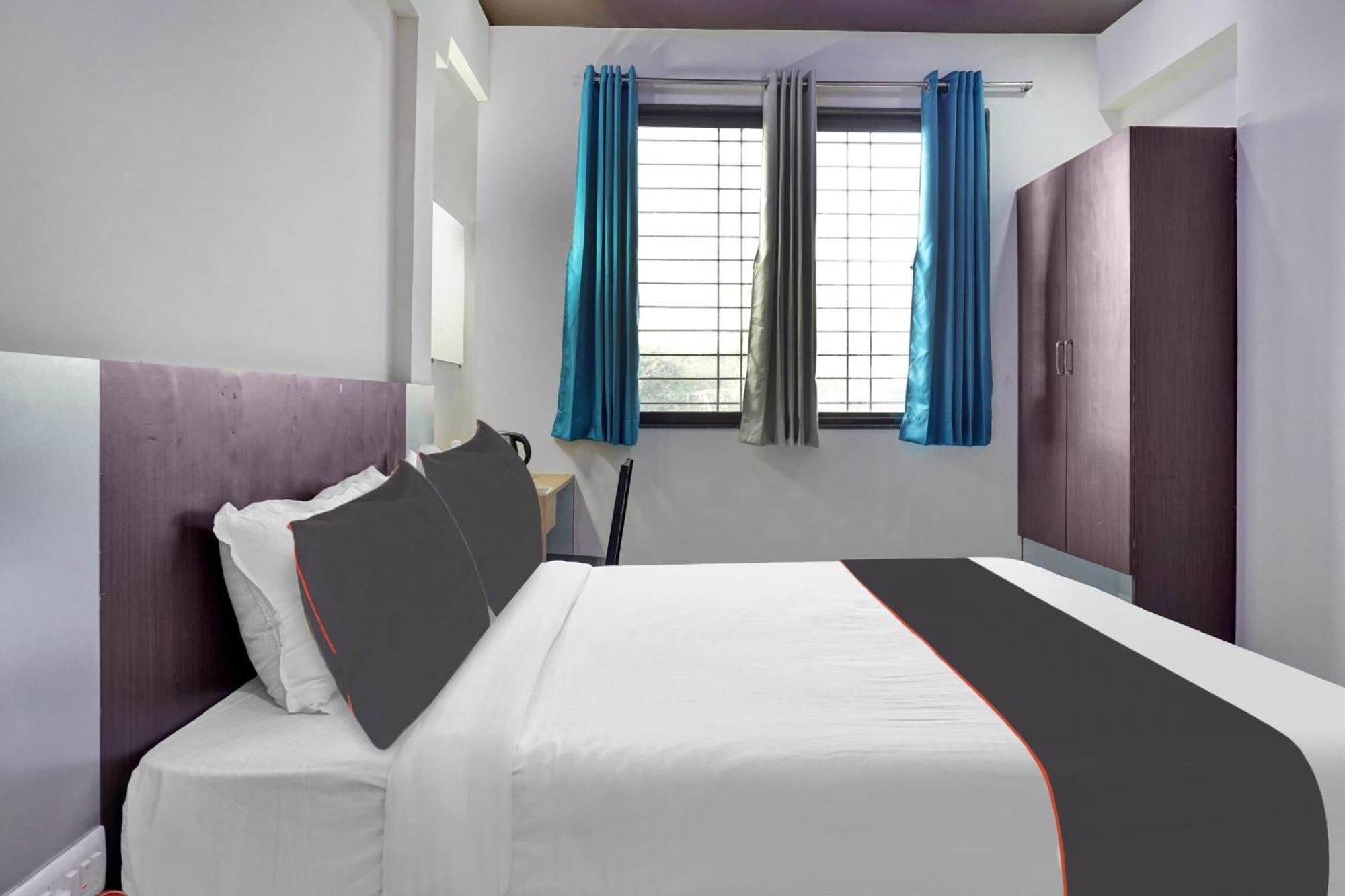 Super Collection O Eon Inn Near Pune Airport Kharadi Exterior foto